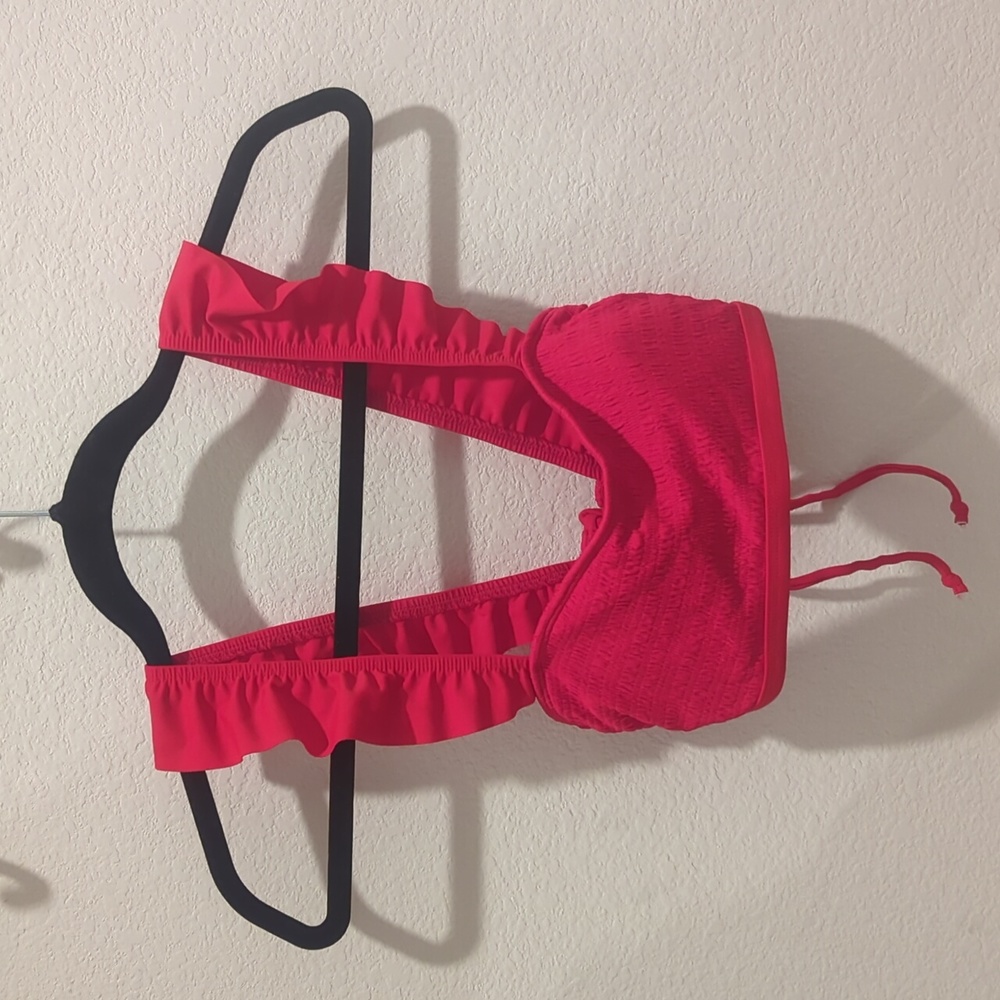 No Boundaries, Size M, Red